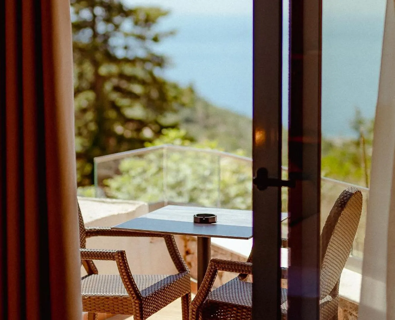 Alex Boutique Hotel Himarë Bed & Breakfast