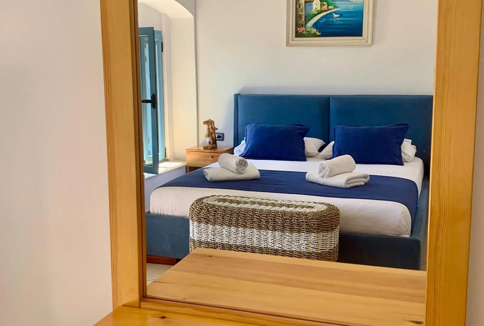 Panzió Alex Boutique Hotel Himara Albánia