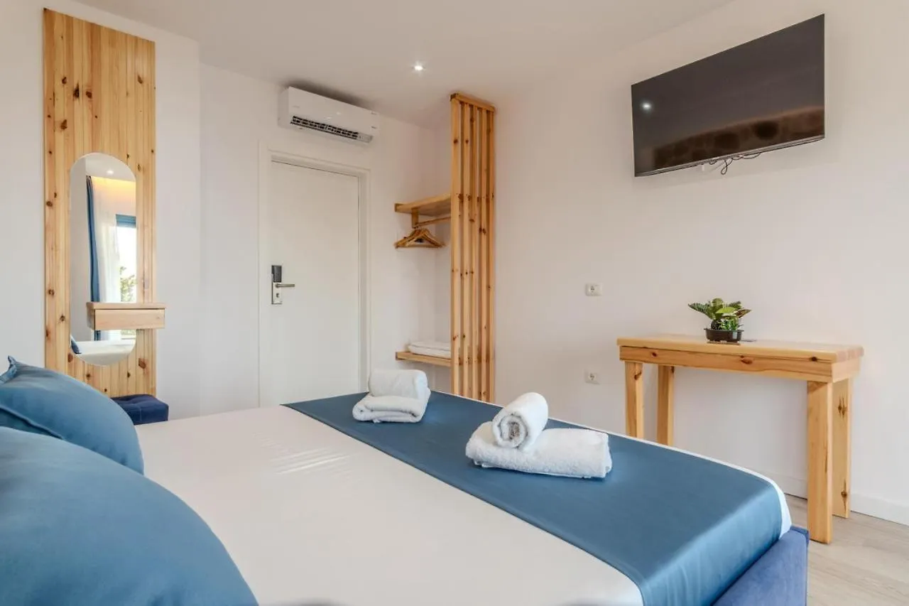 Alex Boutique Hotel Himarë 0*,