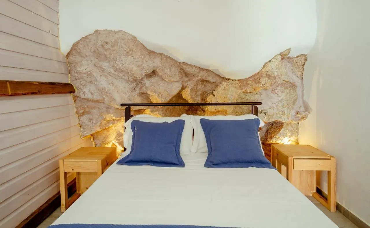 Alex Boutique Hotel Himarë Bed and breakfast