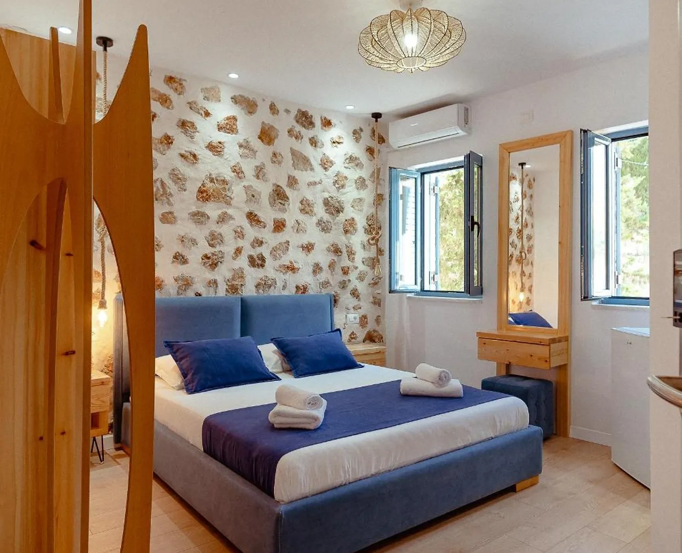 Alex Boutique Hotel Himarë 0*,