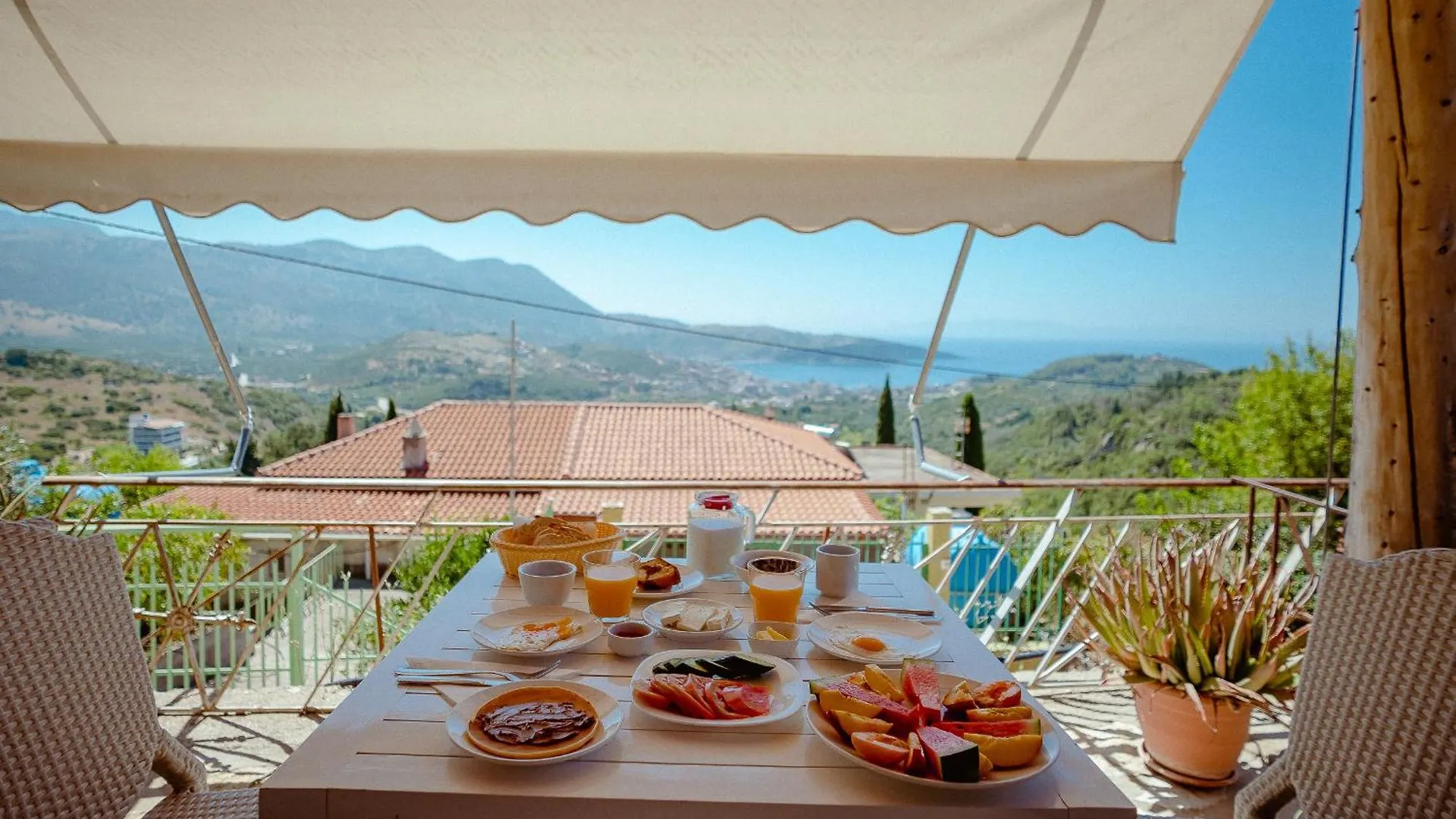 Alex Boutique Hotel Himarë Bed and breakfast