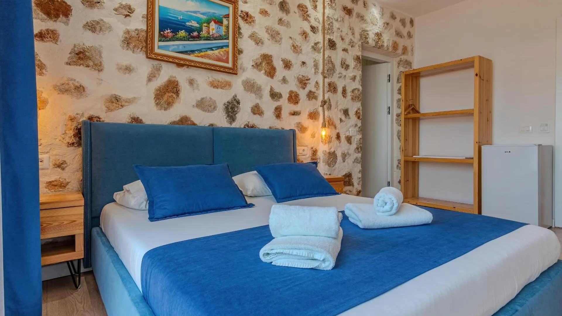 Alex Boutique Hotel Himarë Bed and breakfast