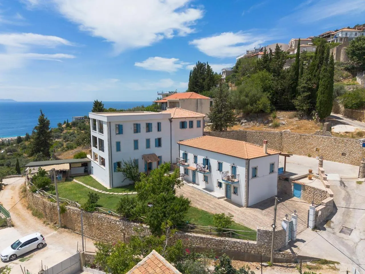 Alex Boutique Hotel Himarë 0*,